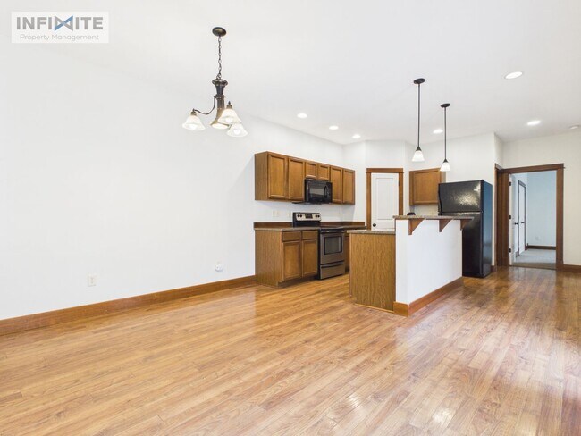 Foto del edificio - 1169 Forestglen Dr