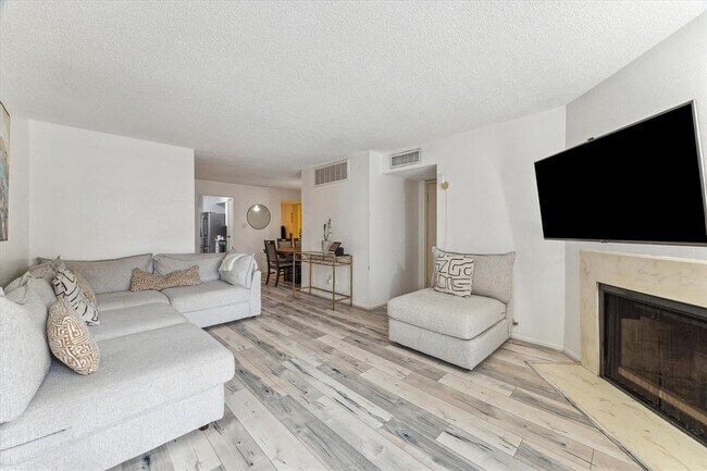 Foto del edificio - 11201 Lynbrook Dr
