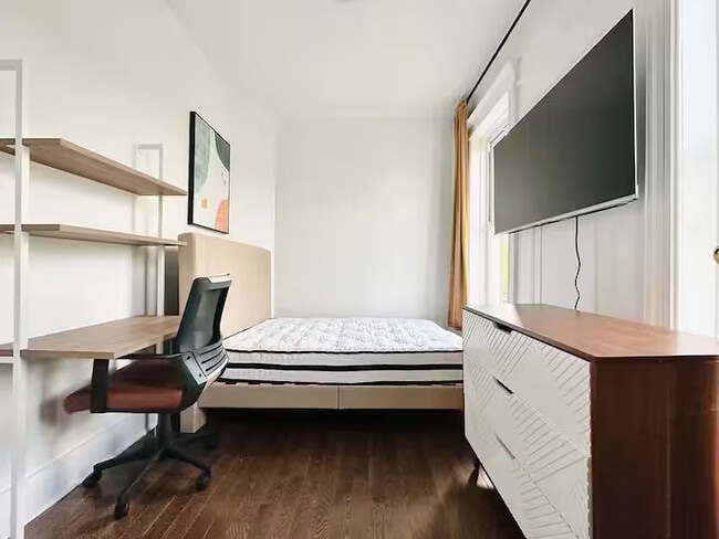 Photo - Furnished room/NOT APARTMENT