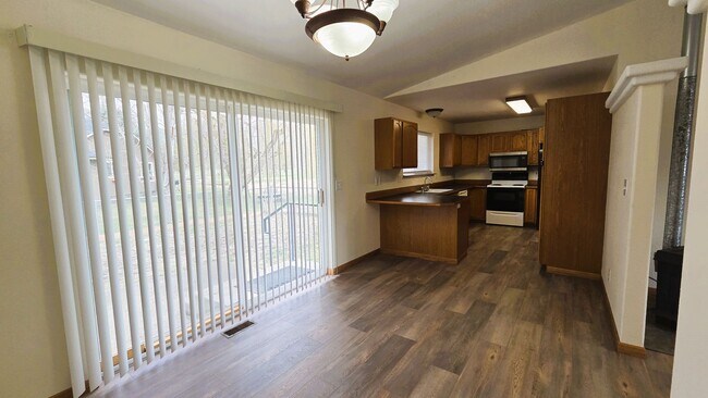 Foto del edificio - 2-Bed, 2-Bath, Single Level Home by Ponderosa Gold Course in Coeur d'Alene