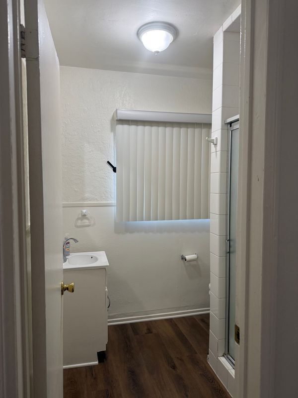 Building Photo - 2529 W Beverly Blvd