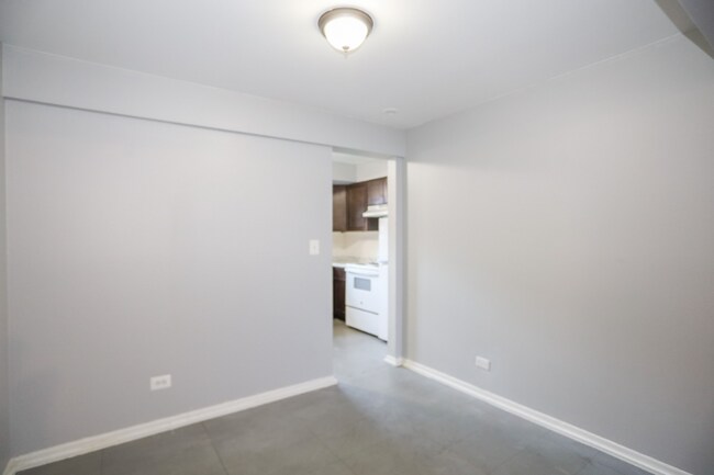 Foto del edificio - 9016 Lamon Ave