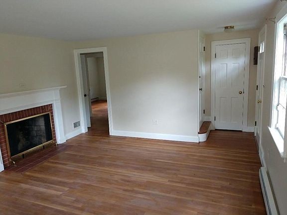 Building Photo - 37 Pilgrim Way
