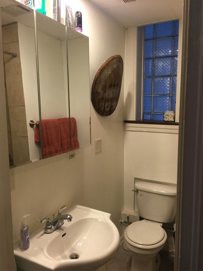 Foto del edificio - 2424 W Moffat St