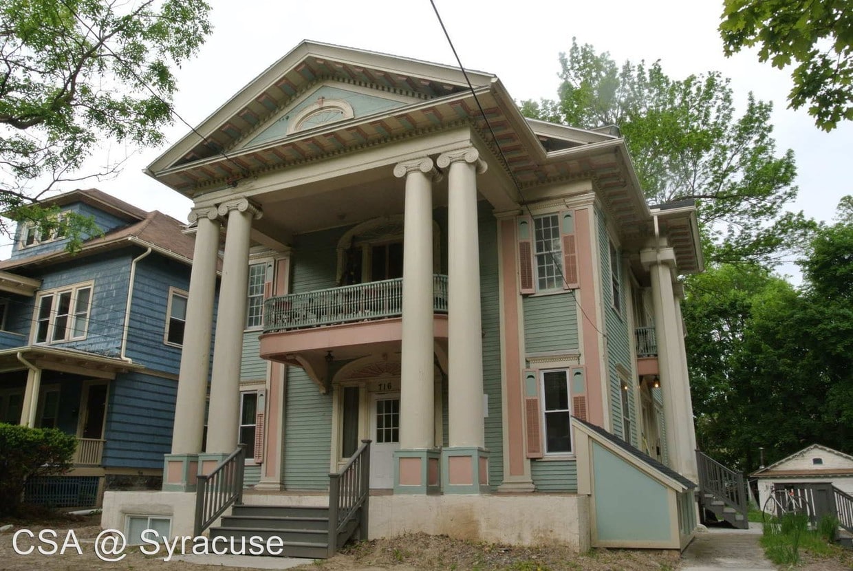 Primary Photo - 716 Westcott St