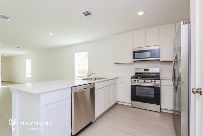 Foto del edificio - 18032 Trepito Ave