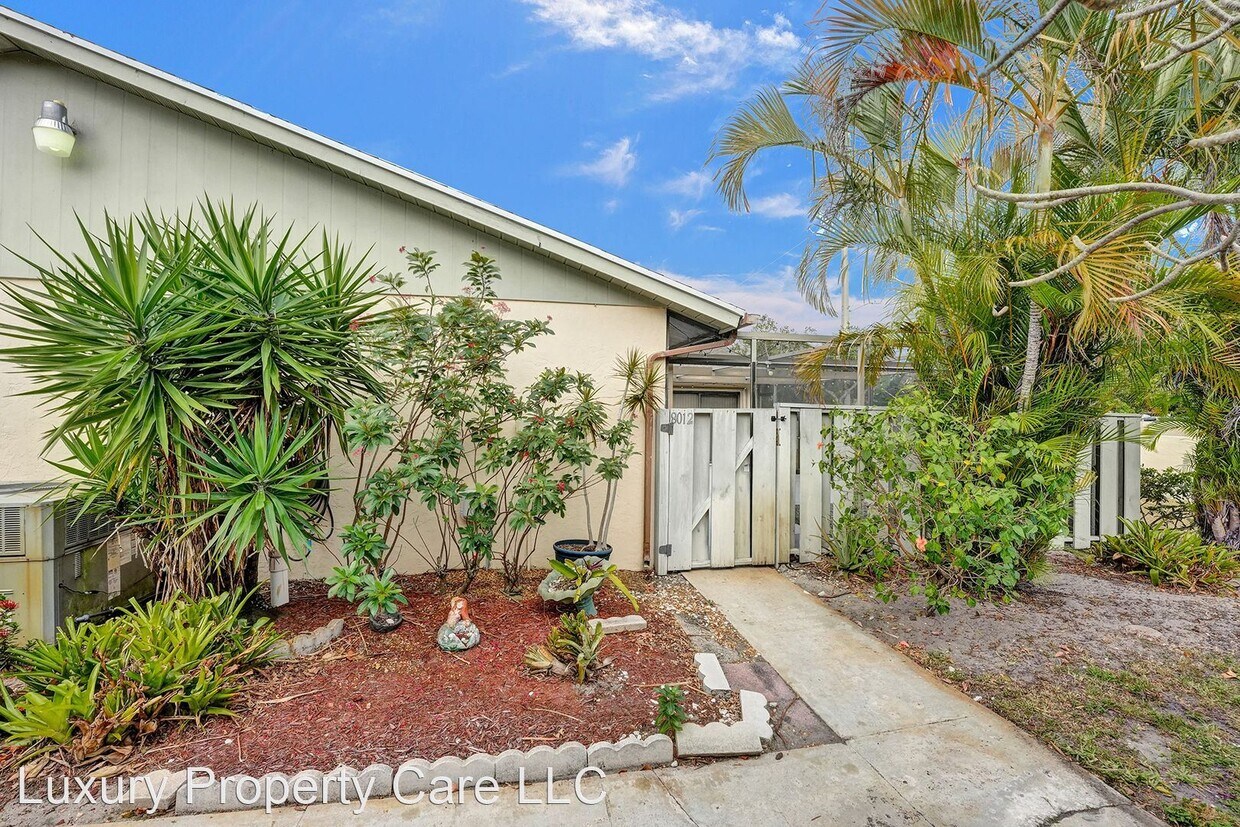 8012 Ambach Way, Hypoluxo, FL 33462 House Rental in Hypoluxo, FL