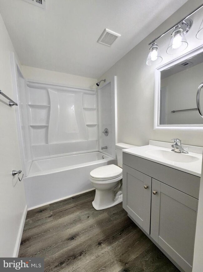 Building Photo - 4552 Winding Brook Dr