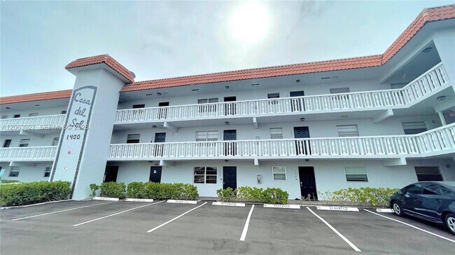 Foto del edificio - 1400 NE 57th St