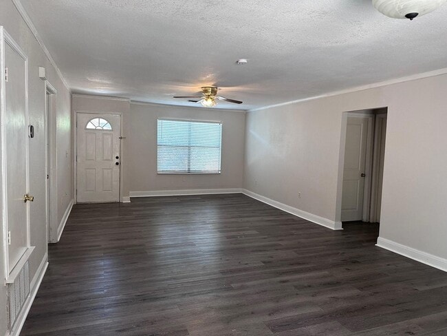 Building Photo - 298 Lamaloa Ln
