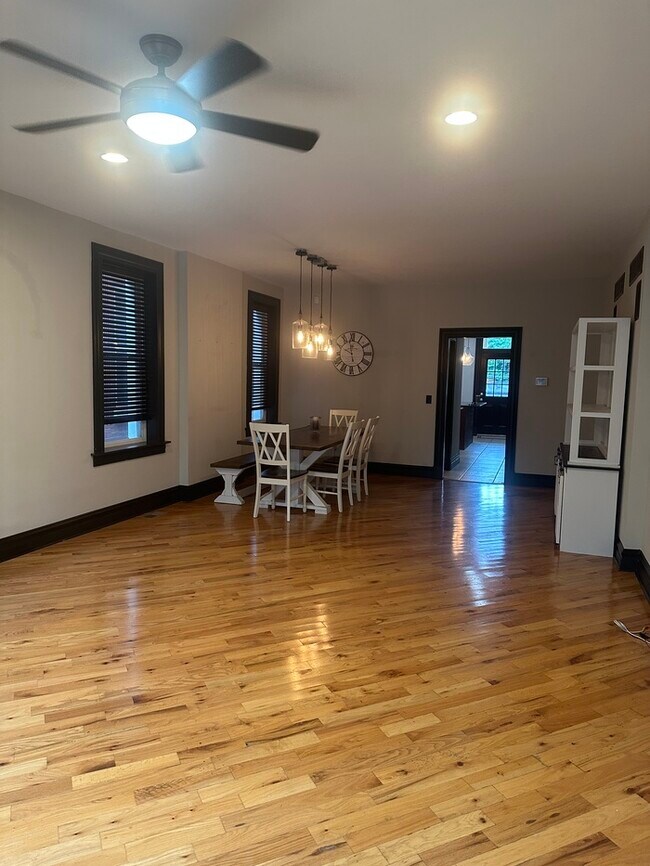 Foto del edificio - Wonderful 3bedroom 2 Bath Townhome In South City