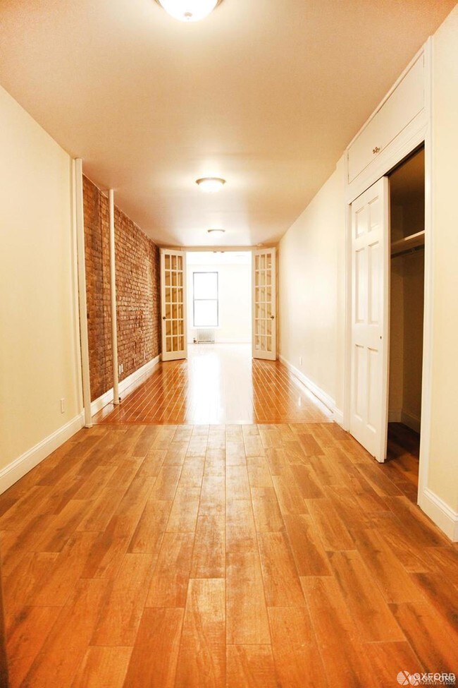 Building Photo - 300 East 78th Street