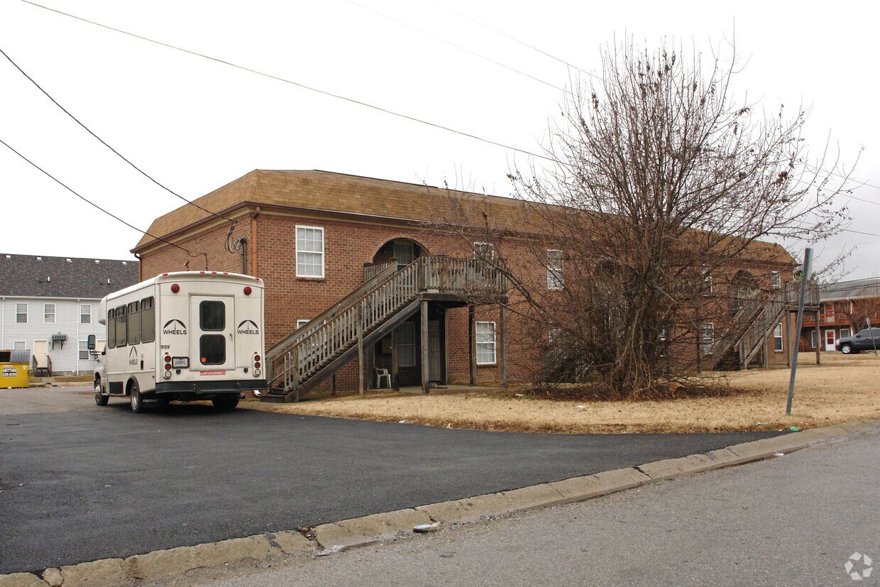 Bayshore Townhomes Apartments at 5501 Bayshore Ct Louisville, KY