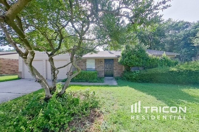 Building Photo - 5903 Guildwood Dr