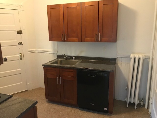 Foto del edificio - 116 Englewood Ave