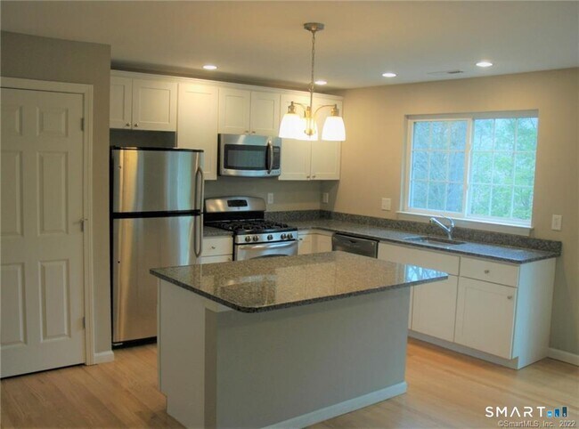 Foto del edificio - 16 Riverview Ct