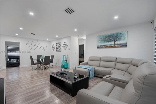 Foto del edificio - 850 SW 31st Ave