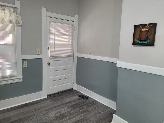 Foto del edificio - 112 Boston Ct