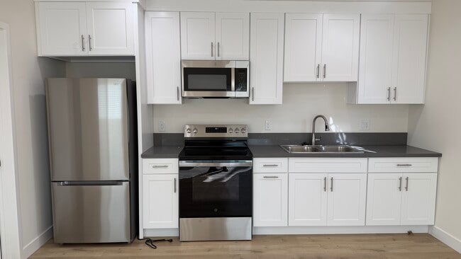 Foto del edificio - 907 Herbine St