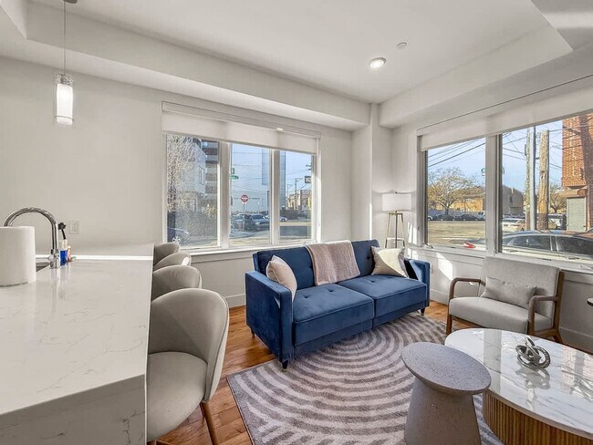 Foto del edificio - 236 W Thompson St