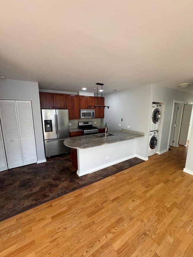 Foto del edificio - 2257 W Lake St