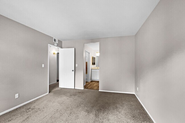 Building Photo - 18129 American Beauty Dr