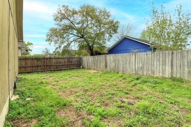 Foto del edificio - 11727 Greensbrook Forest Dr
