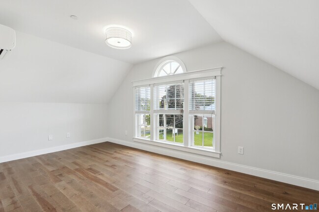 Foto del edificio - 138 Deer Hill Ave