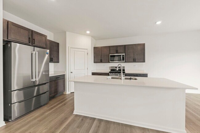 Building Photo - 13713 Sanibel St