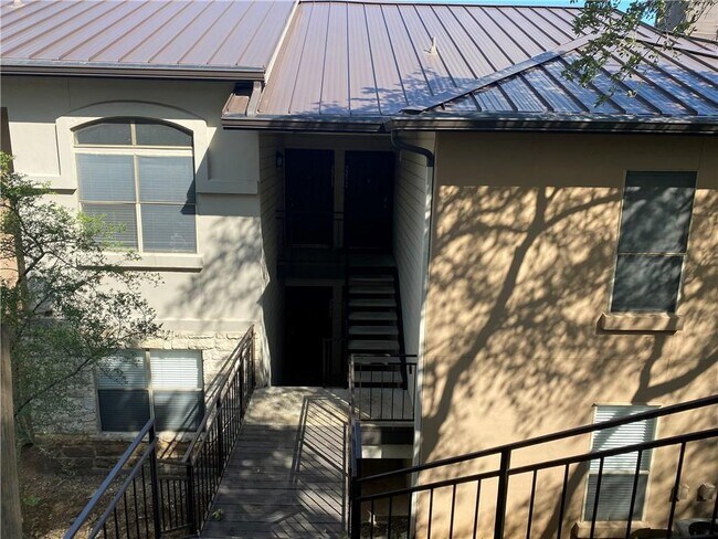 Foto del edificio - 6000 Shepherd Mountain Cove