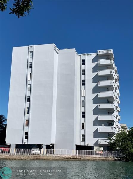 Foto del edificio - 7118 Bonita Dr
