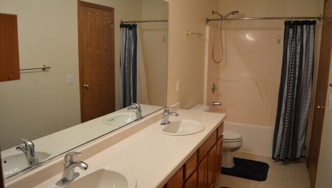 Building Photo - 5 Fleischman Cir