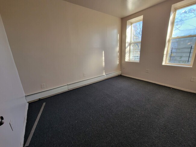 Foto del edificio - 864 New Lots Ave