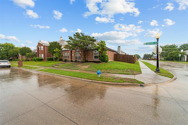 Building Photo - 4719 Highlands Dr