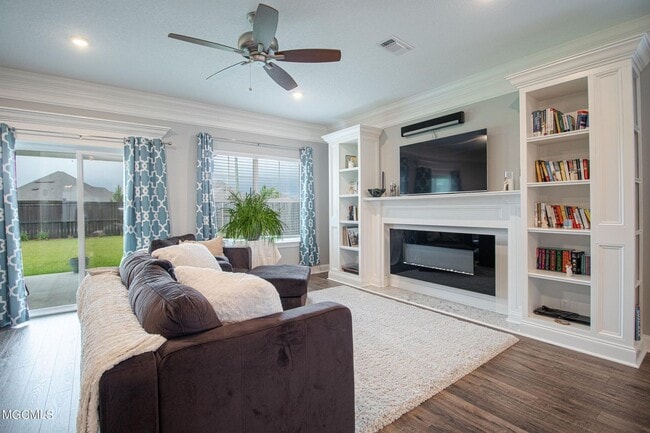 Building Photo - OCEAN SPRINGS SCHOOLS  - BEAUTIFUL HOME IN...