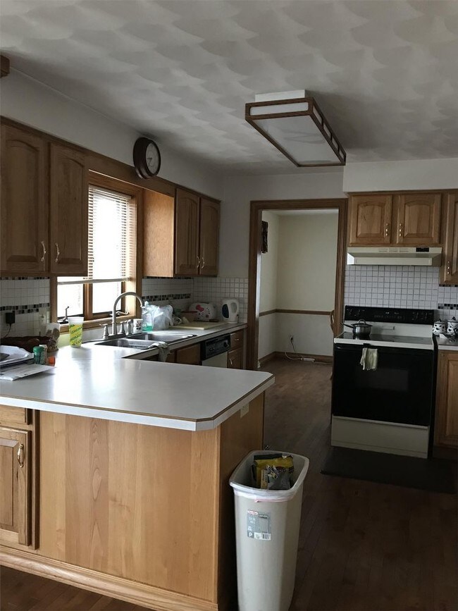Building Photo - 1220 West Deerwood Court