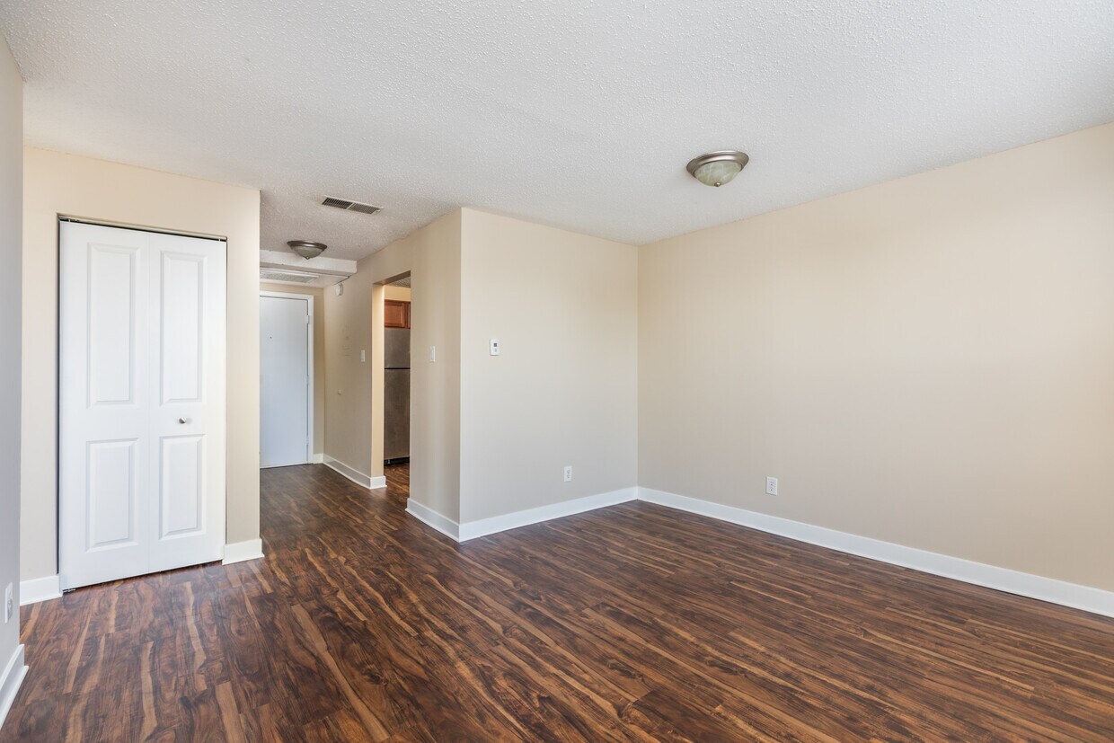 Senate Manor Apartments in Indianapolis, IN