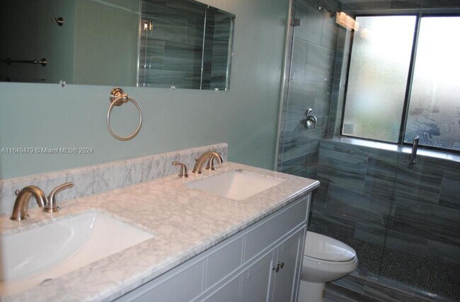 Foto del edificio - 9814 SW 138th Ave