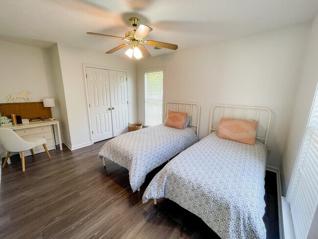 Building Photo - 504 Jasmine Trail