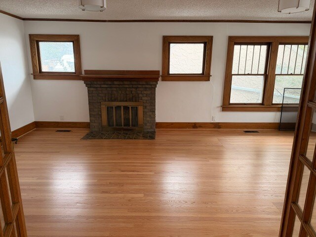 Foto del edificio - 311 E 13th St