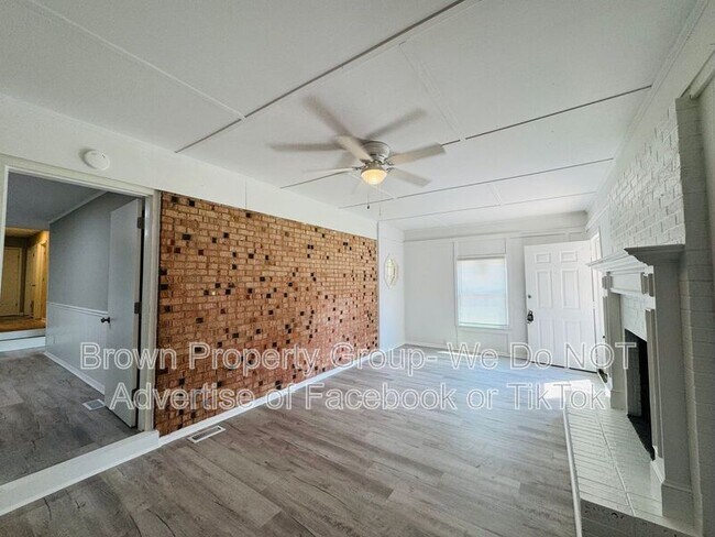 Building Photo - 5143 Longbranch Dr