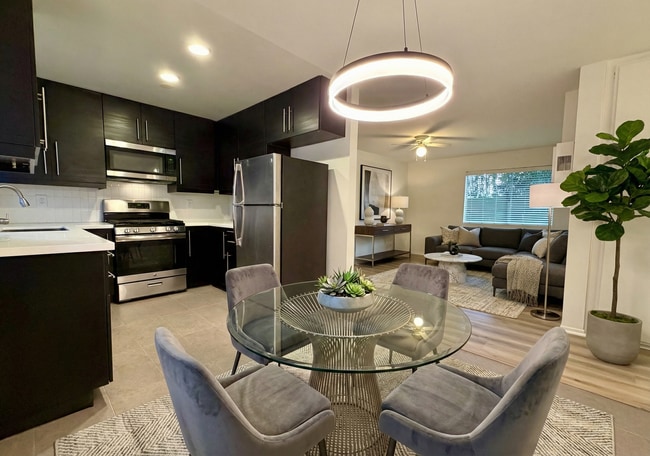 Building Photo - 177 Douglas St