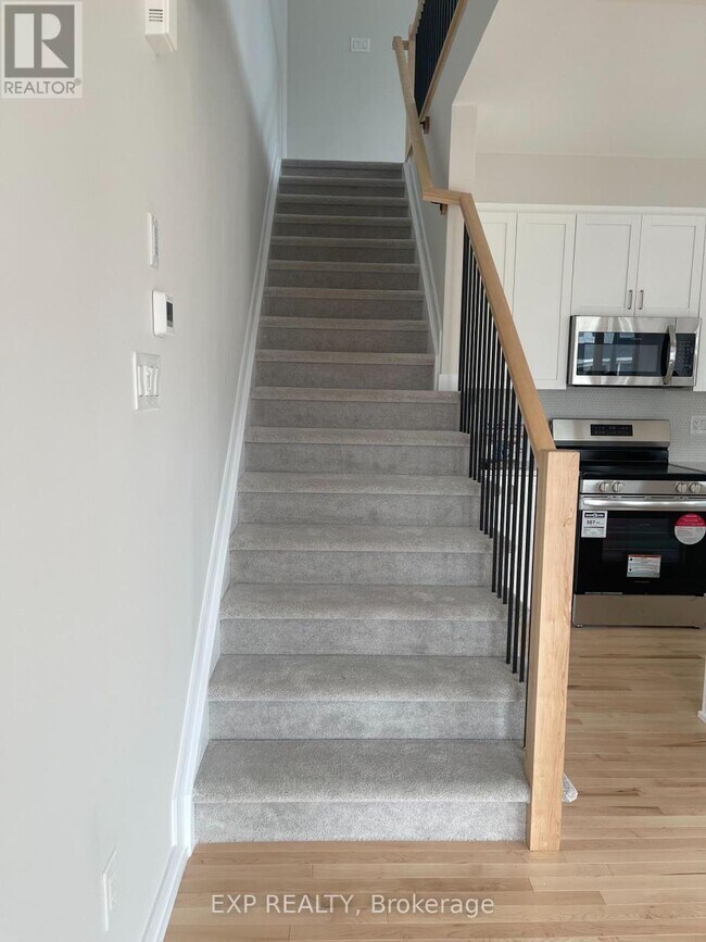 Building Photo - 510 Oldenburg Ave