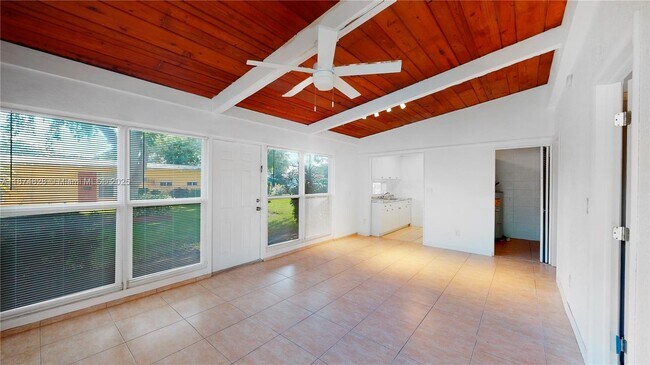 Foto del edificio - 227 SE 1st St