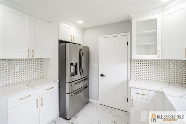 Foto del edificio - 366 Mulier Ave