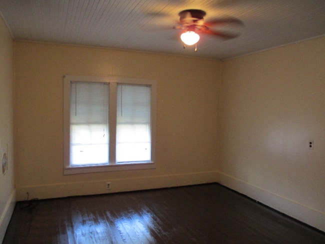 Building Photo - Single Family Homw
