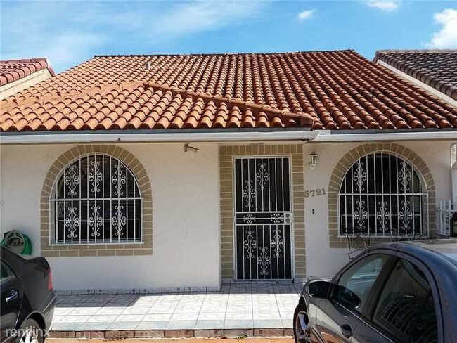 Foto del edificio - 5731 W 21st Ct