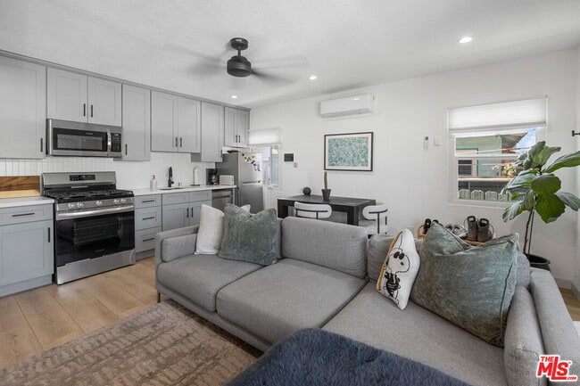 Foto del edificio - 2422 W 30th St