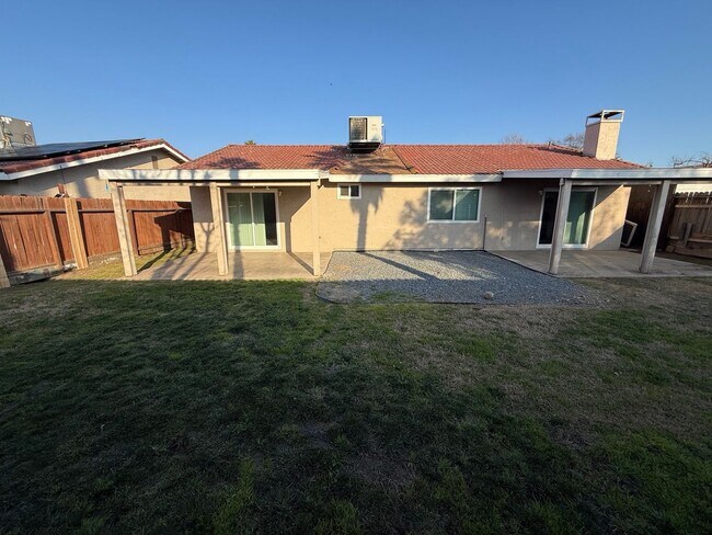 Foto del edificio - Available Now!