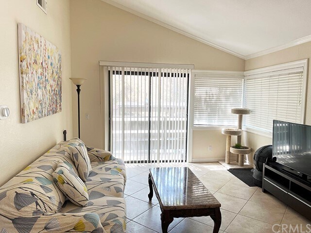 Primary Photo - 22700 Lakeway Dr